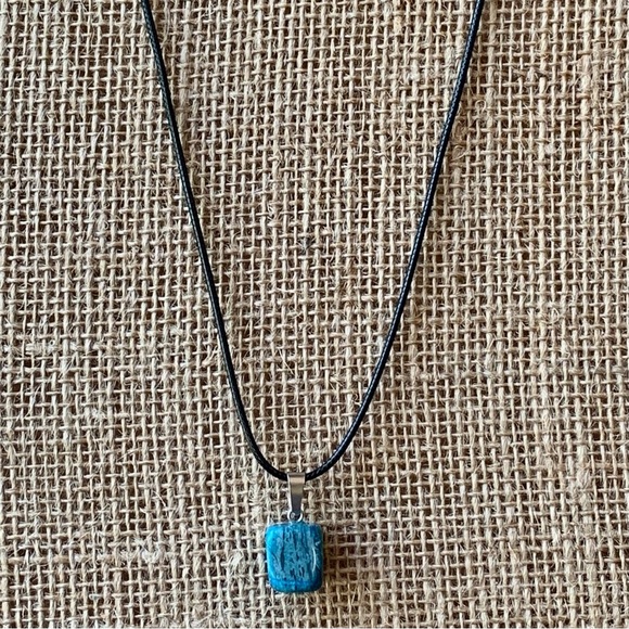 Blue Dyed Agate Crystal Pendant Necklace Square Shaped Stone Healing Jewelry 20" - Picture 4 of 6